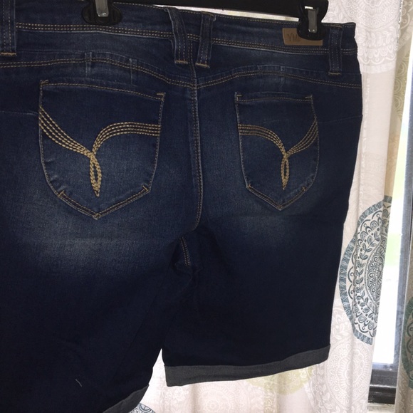 Above the Knee Jean Shorts - Picture 7 of 8